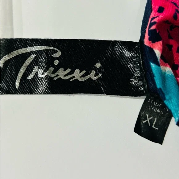 Chevron Strapless Dress in Multicolor - Picture 8 of 10